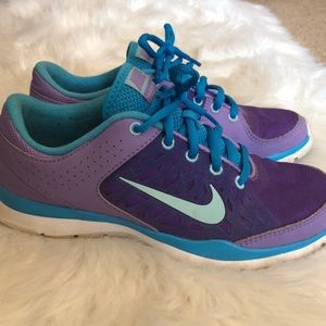 Women’s Nike Athletic Shoes, size 6